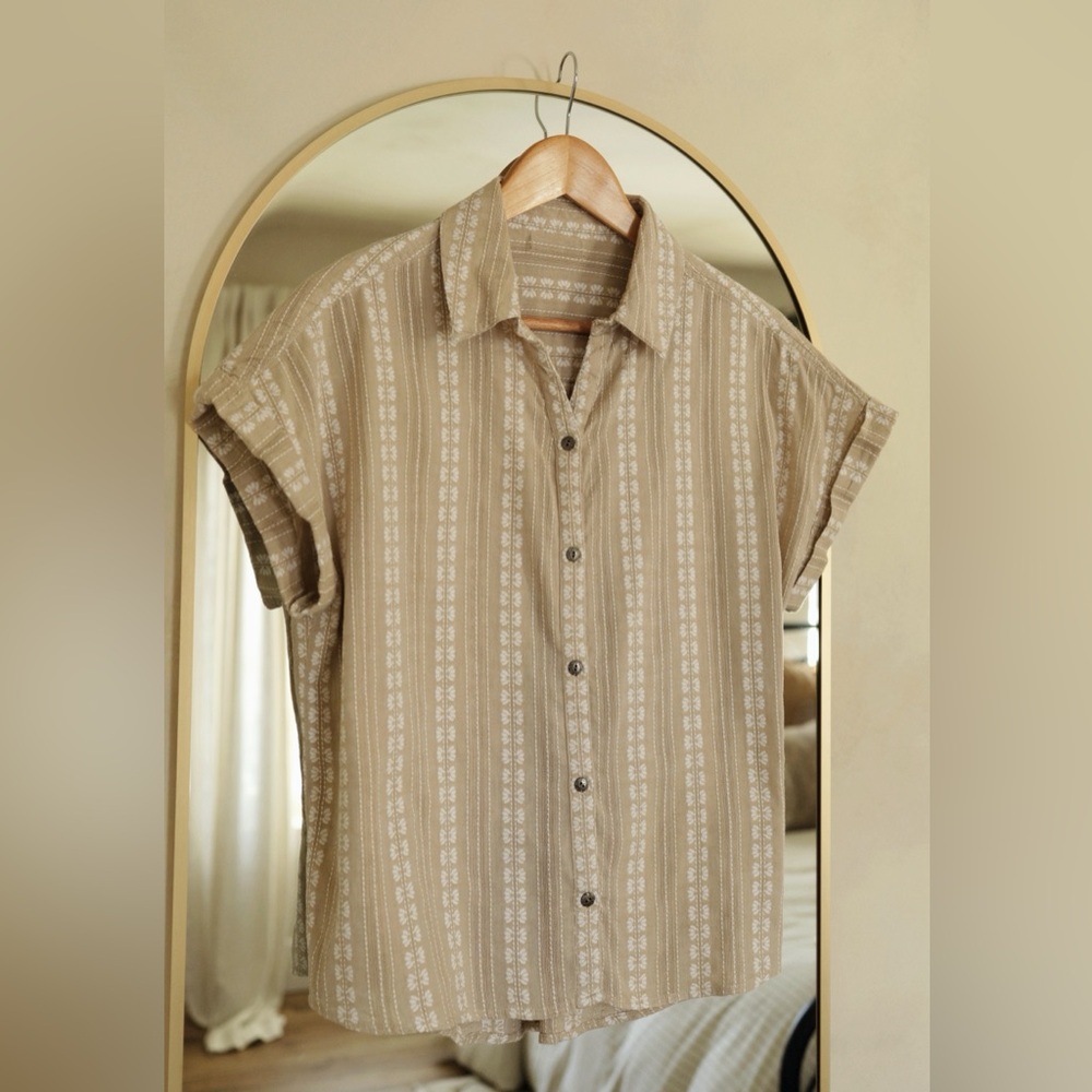 100% Cotton Embroidery Botton Down Shirt